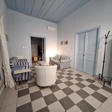 Pavlos Place - Blue Haven Holiday home *